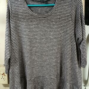 Signature Studio Gray Textured Knit Top